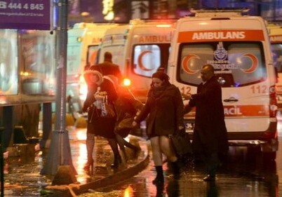 В Стамбуле преступник в костюме Санта-Клауса совершил нападение на клуб, 39 погибших (Фото-Обновлено)