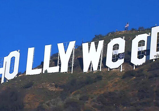 Вандалы переделали надпись Hollywood (Фото)