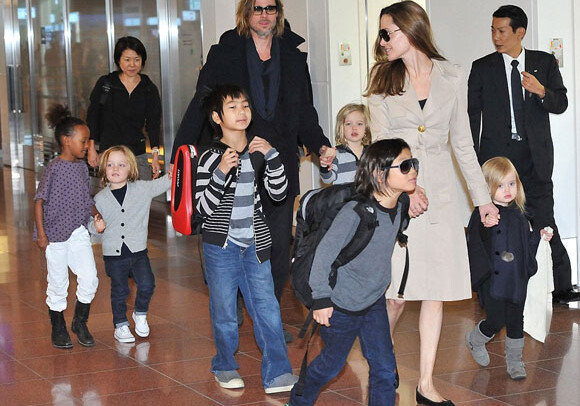 Джоли согласилась на просьбу Питта засекретить информацию о детях