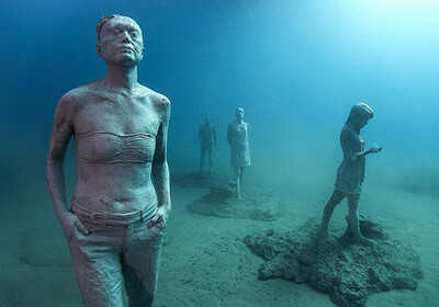 В Европе появился первый подводный музей с сотнями скульптур