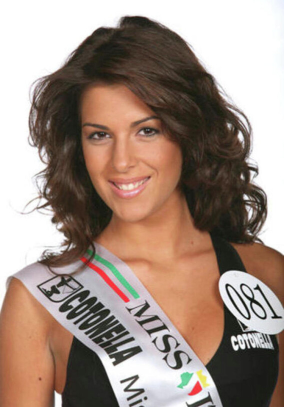 Победительницу итальянского конкурса красоты облили кислотой (Фото)