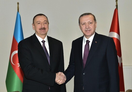 Президент Азербайджана поздравил своего турецкого коллегу