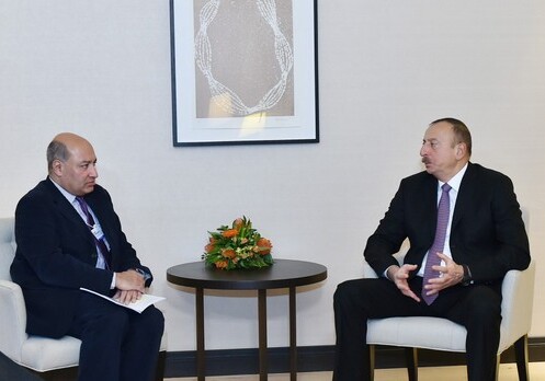 Президент Азербайджана встретился в Давосе с главой ЕБРР