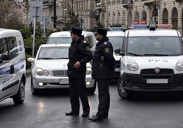 В Баку пешеход погиб под колесами полицейского автомобиля