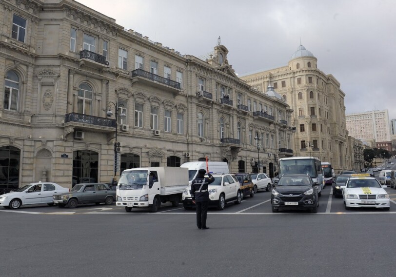 В Азербайджане в связи с годовщиной «Черного января» на одну минуту приостановлено движение транспорта (Фото)