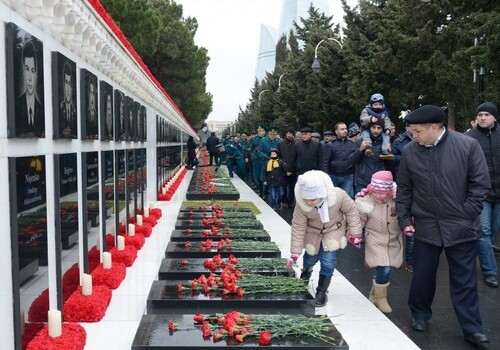 Азербайджан чтит память героев 20 Января (Фото)