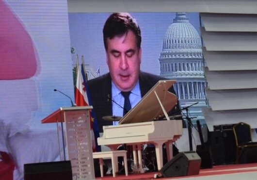Партия Саакашвили отказалась выбирать лидера и ждет его возвращения