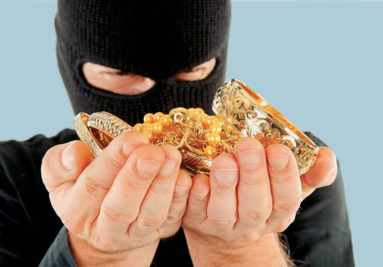 В Баку грабители вынесли из квартиры золото на 10 тыс. манатов