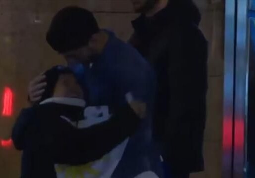 Луис Суарес заметил в толпе мальчика из Уругвая и подарил ему футболку «Барселоны» (Видео)
