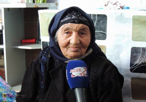 Не покинувшая Джоджуг Мерджанлы бабушка Минара 23 года ждет своих родственников и соседей