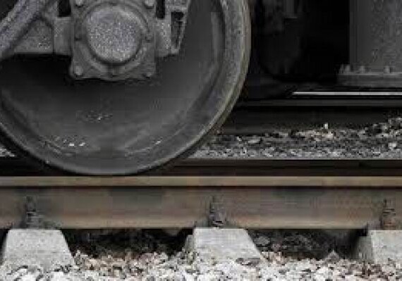 В Саатлинском районе столкнулись поезд и автомобиль, есть погибшие (Обновлено)