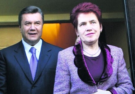 Виктор Янукович после 45 лет брака развелся с женой