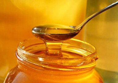 В Казахстане в продажу поступил мед с золотом