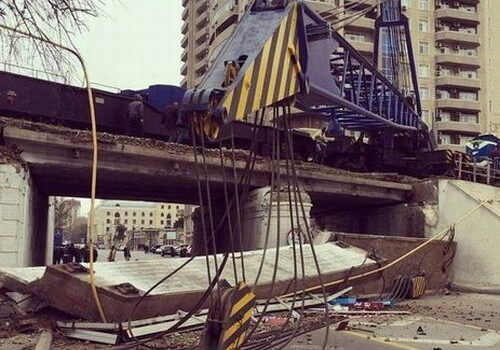 В Баку ремонтируется один из мостов