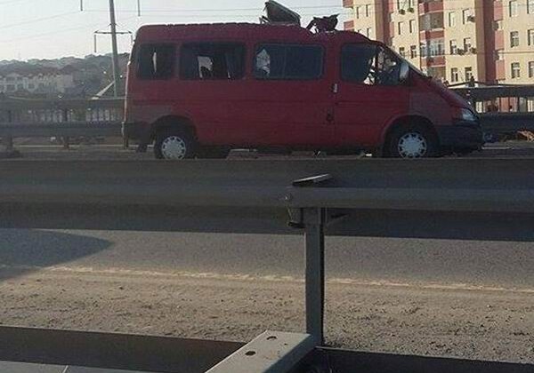 Микроавтобус, совершивший ДТП на трассе Баку-Сумгайыт, осуществлял незаконную деятельность - Минтранс