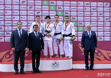 Ровнаг Абдуллаев наградил Орхана Сафарова за бронзовую медаль «Большого шлема» (Фото)