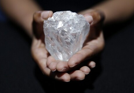 В Сьерра-Леоне пастор нашел один из крупнейших в мире алмазов