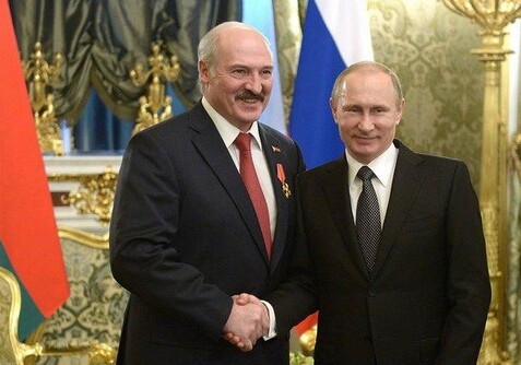 Лукашенко и Путин легко играют в хоккей, но не могут договориться по газу