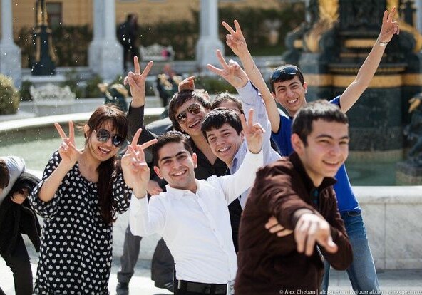 Азербайджанцы счастливее армян и грузин – Рейтинг | Газета "Каспий"