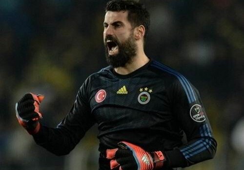 «Карабах» предложил контракт вратарю сборной Турции 