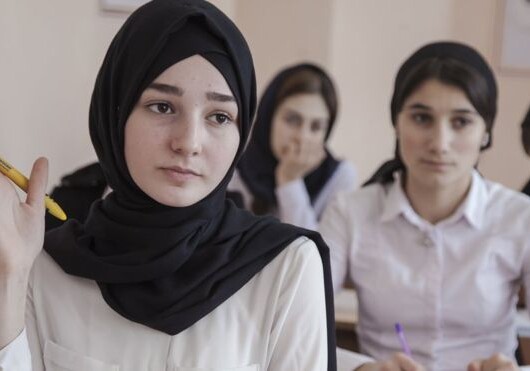 Чеченский парламент разрешил хиджабы в школах