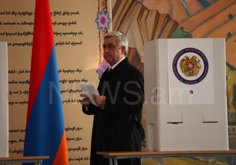 На выборах в Армении техническое средство не опознало биометрический паспорт Саргсяна