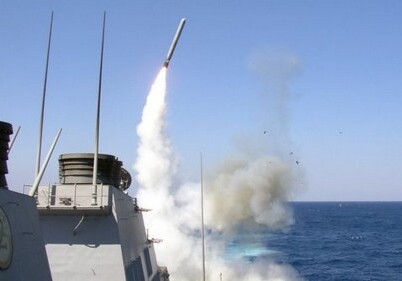 США запустили 50 ракет по военной базе в Сирии 