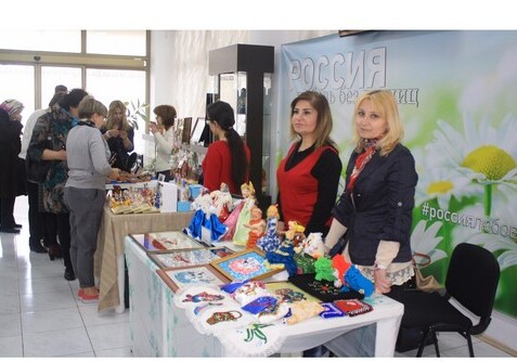 В Баку открылся благотворительный Пасхальный базар (Фото)