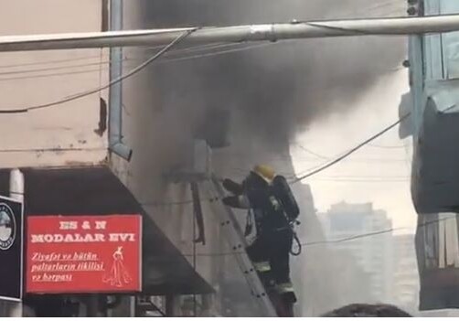 В Баку горит здание - Пострадавших нет (Добавлено-Видео)