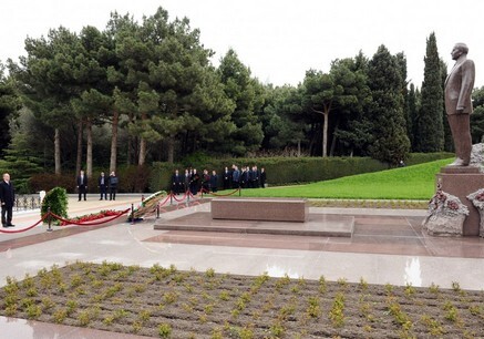 Николай Патрушев посетил могилу Гейдара Алиева и Шехидляр хиябаны (Фото)
