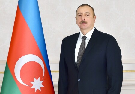 Глава Азербайджана поздравил православную общину с Пасхой