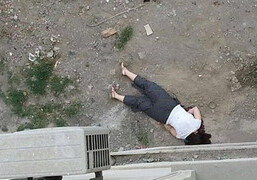 В Баку женщина погибла, упав с высоты при развешивании белья