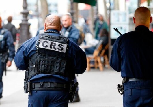Франция выбирает президента в условиях жестких мер безопасности