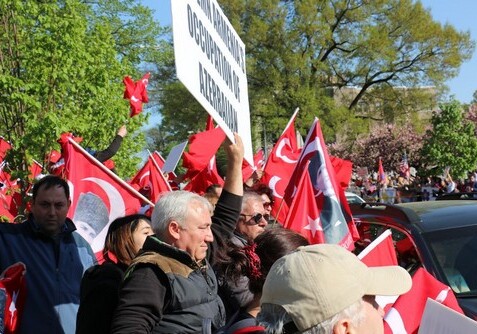 В США прошли акции протеста турецкой и азербайджанской общин
