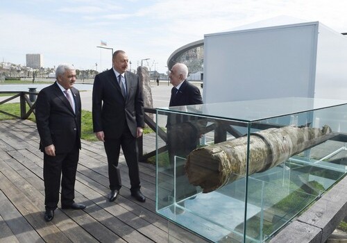 Президент Азербайджана ознакомился с состоянием после реконструкции первой в мире скважины, пробуренной промышленным способом (Фото)