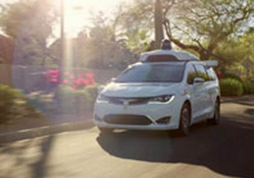 Беспилотные такси проекта Google начали развозить пассажиров в Аризоне