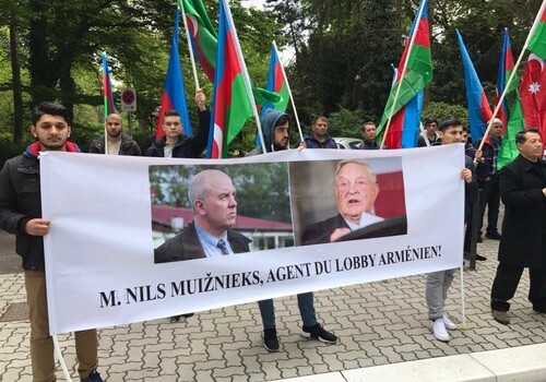 Азербайджанцы провели акцию протеста перед зданием Совета Европы (Фото-Обновлено)