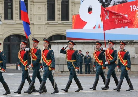 Парад Победы в Москве прошел без воздушной техники
