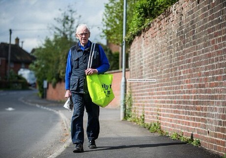 В Великобритании живет самый пожилой в мире почтальон (Фото)