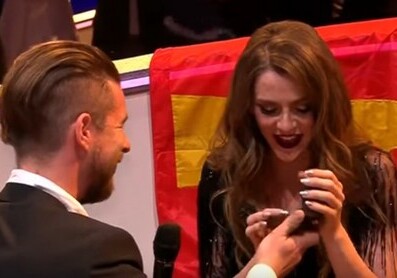 Участнице «Евровидения» сделали предложение руки и сердца в прямом эфире (Видео)