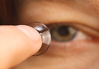 Созданы контактные линзы, которые решают все проблемы при повреждении глаз