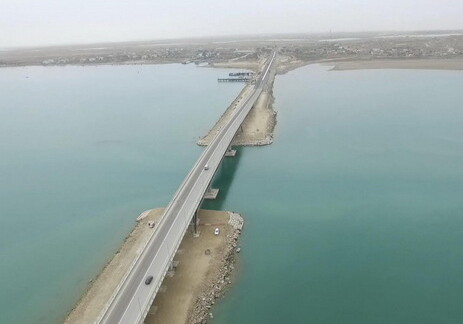 Красивые виды нового моста через море в Баку (Видео) 