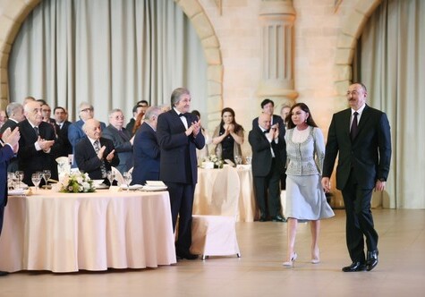 Президент Азербайджана принял участие в официальном приеме по случаю Дня Республики (Фото-Обновлено)