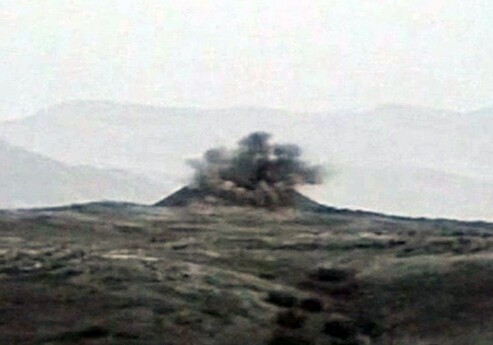 Азербайджанская армия уничтожила два военных объекта противника (Видео)