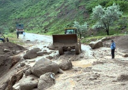 Движение транспорта на дороге Исмаиллы-Габала перекрыто селем