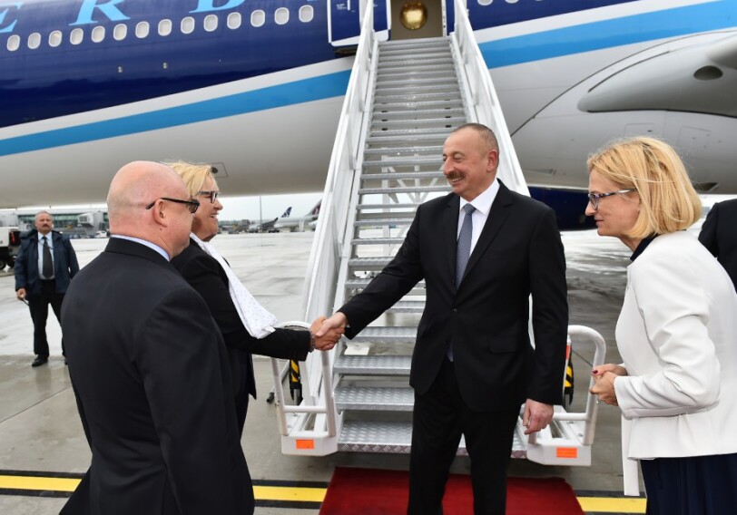 Президент Азербайджана прибыл с официальным визитом в Польшу (Фото)