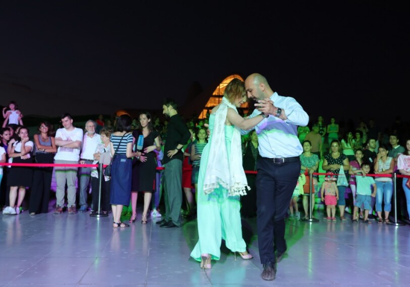Танго-шоу и урок спорта в парке Центра Гейдара Алиева (Фото)