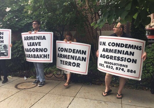 Перед посольством Армении в Вашингтоне прошла акция протеста (Фото)