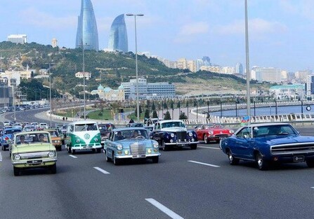 Владельцев классических автомобилей приглашают принять участие в параде - в Баку