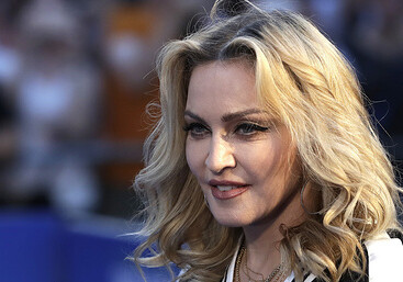 Суд в США приостановил продажу личных вещей Мадонны